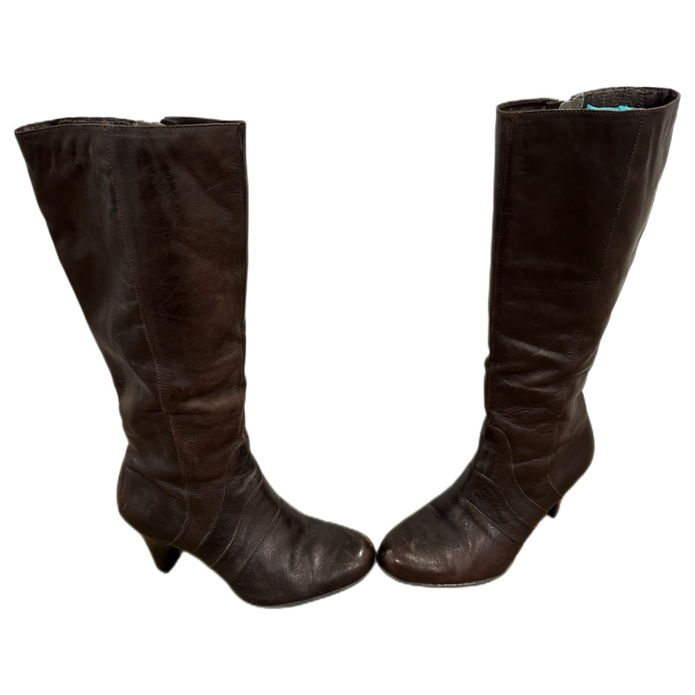 Size 8 1/2 Brown Born boots from 2010